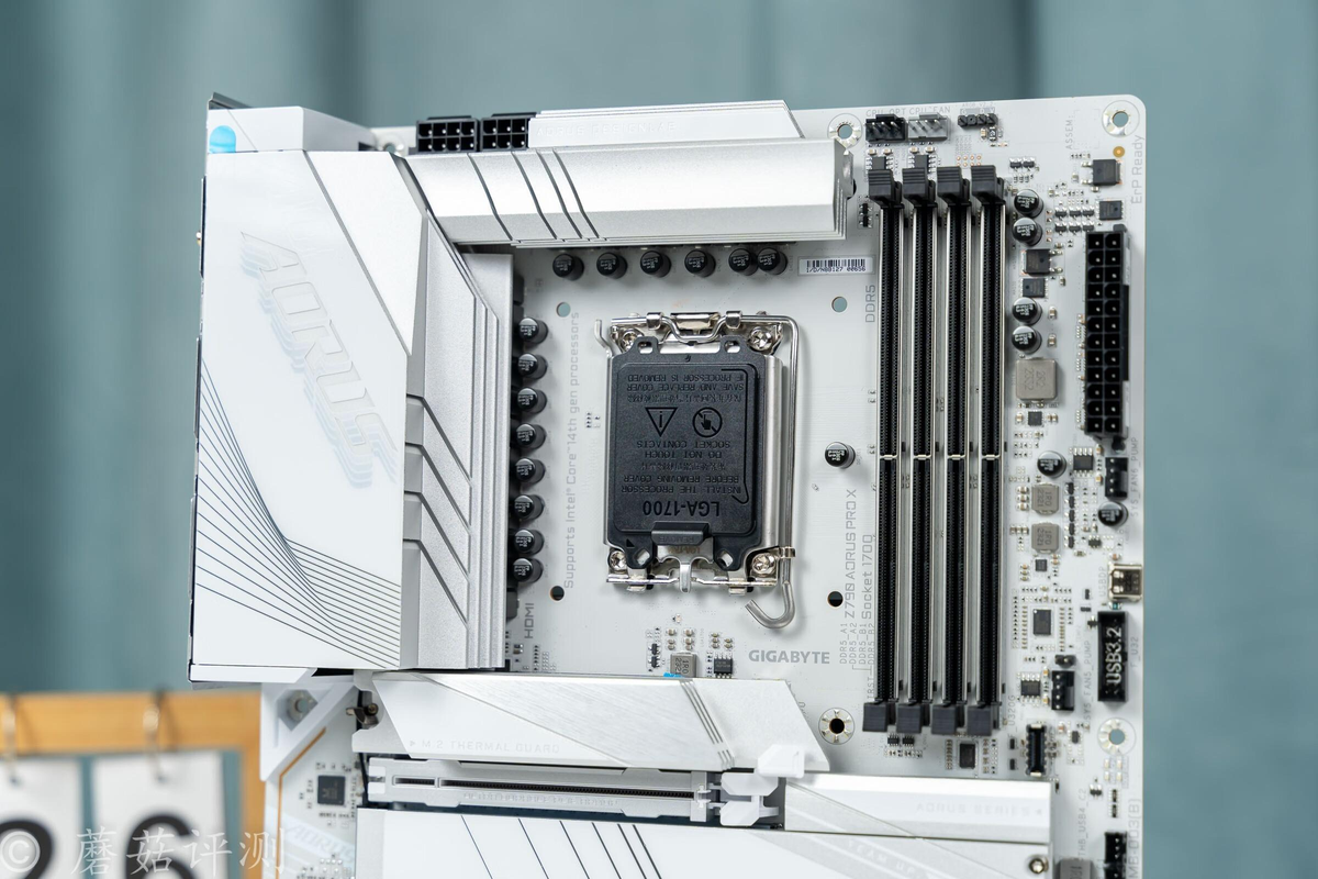 技嘉amd780g主板（用料给力，设计出色，功能强大，技嘉冰雕X Z790 AORUS PRO X主板 拆解）