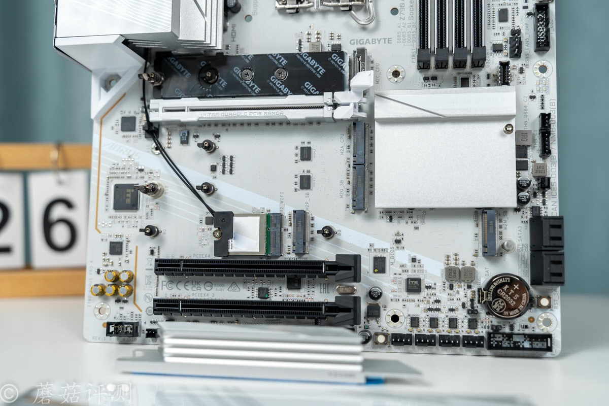技嘉amd780g主板（用料给力，设计出色，功能强大，技嘉冰雕X Z790 AORUS PRO X主板 拆解）