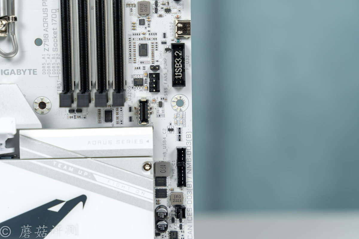 技嘉amd780g主板（用料给力，设计出色，功能强大，技嘉冰雕X Z790 AORUS PRO X主板 拆解）