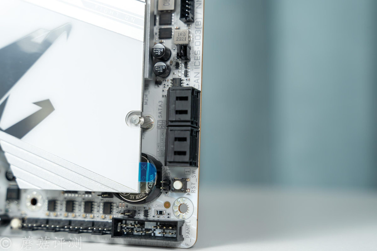 技嘉amd780g主板（用料给力，设计出色，功能强大，技嘉冰雕X Z790 AORUS PRO X主板 拆解）