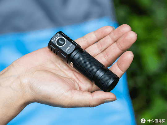 强光手电筒哪种牌子好（2021强光手电选购经验：盘点我的高性价比强光手电筒）