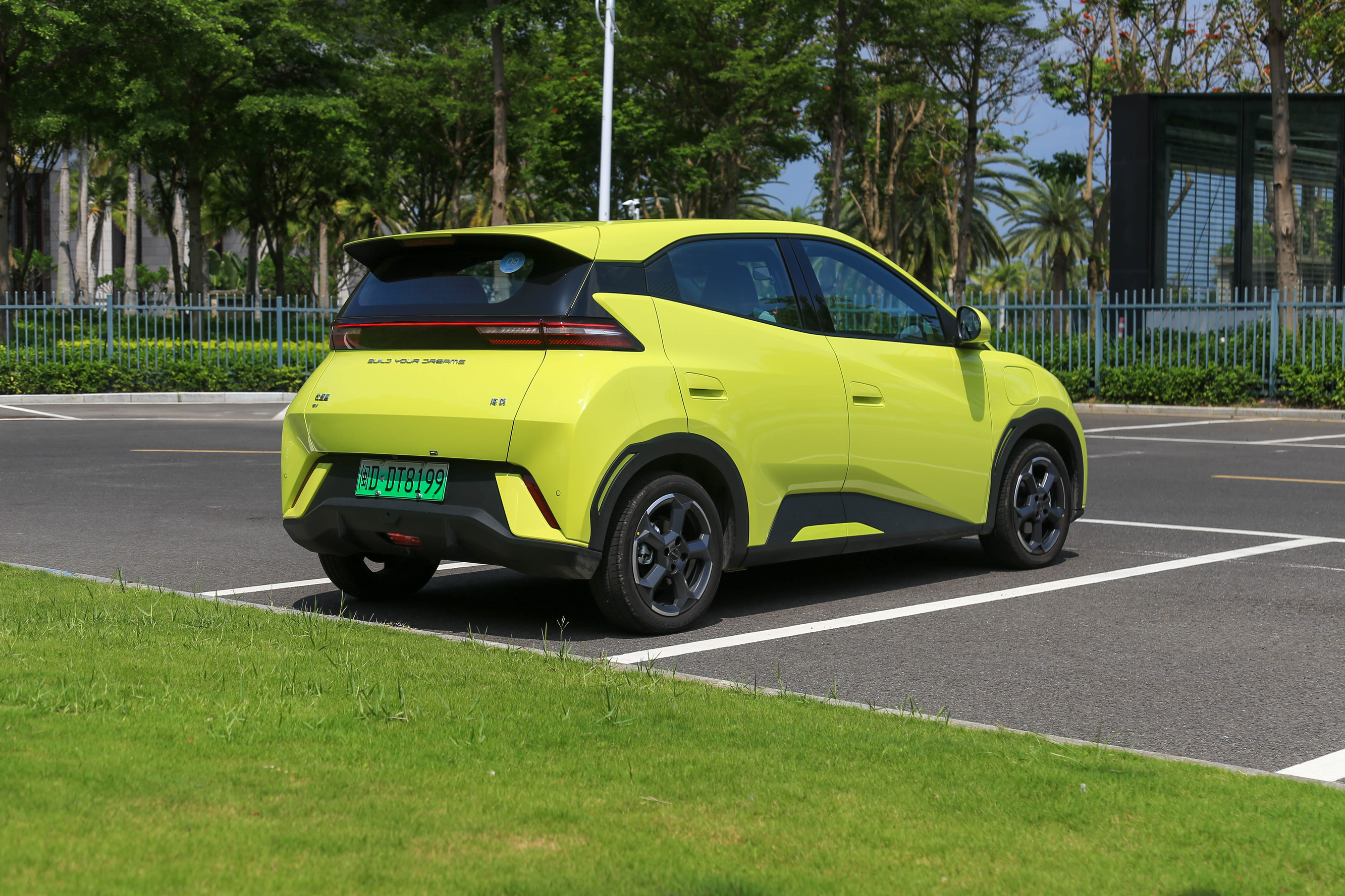 比亚迪新款海鸥什么时候上市白色（试驾比亚迪海鸥：不到10万可买，是大号老头乐还是小号正经车？）